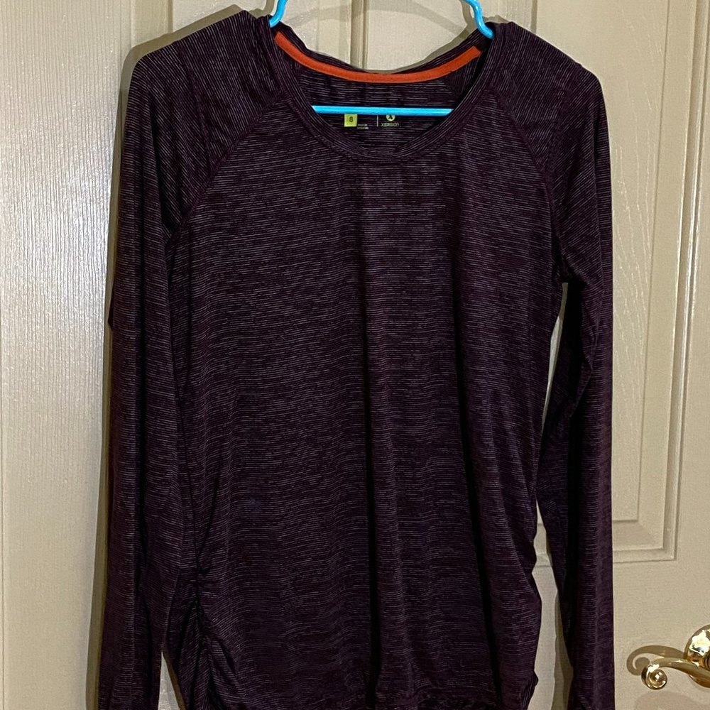 Xersion Small Stripped Long-Sleeved Tee